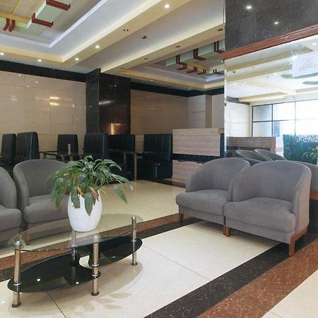 Reddoorz At Winter Hotel Araneta Кесон-Сити Экстерьер фото