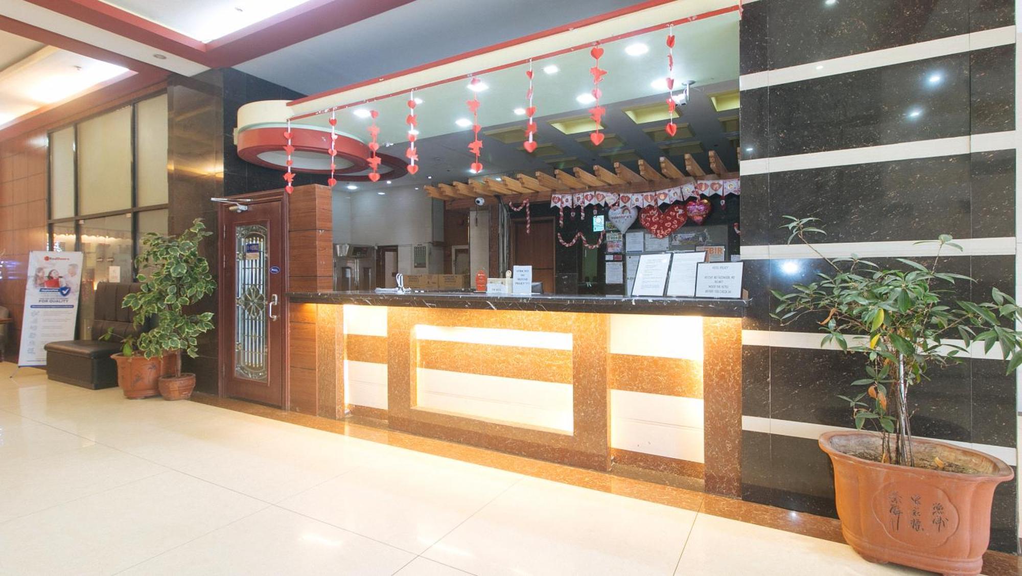 Reddoorz At Winter Hotel Araneta Кесон-Сити Экстерьер фото