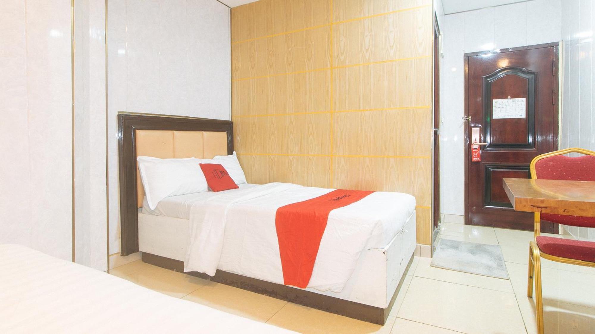 Reddoorz At Winter Hotel Araneta Кесон-Сити Экстерьер фото